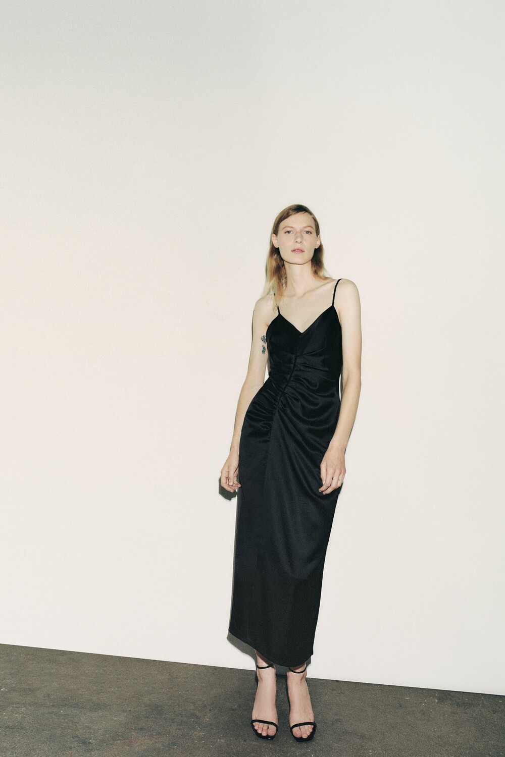

Платье со складками Zara, черный