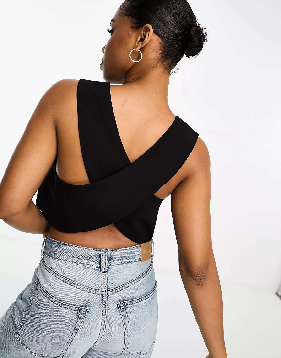 

Черный жилет с перекрестной спинкой Pull&Bear