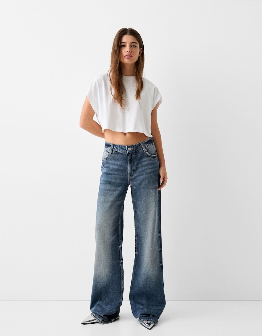 

Свободные джинсы с укороченными штанинами Bershka, синий