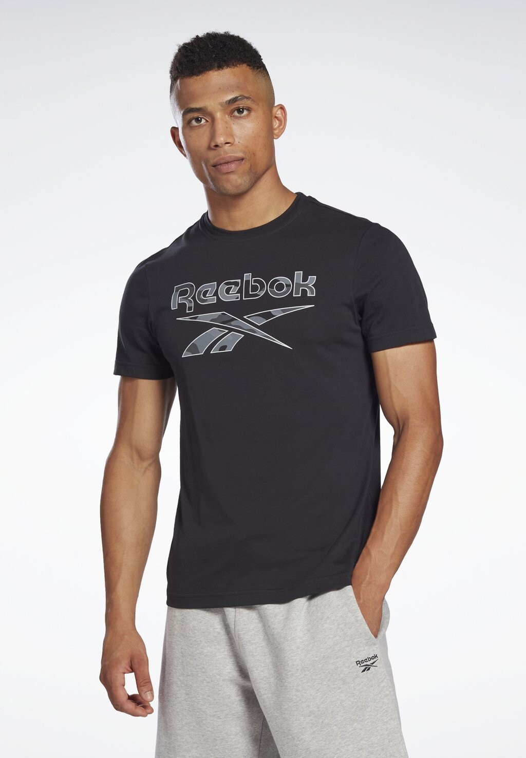 

Рубашка с принтом Reebok