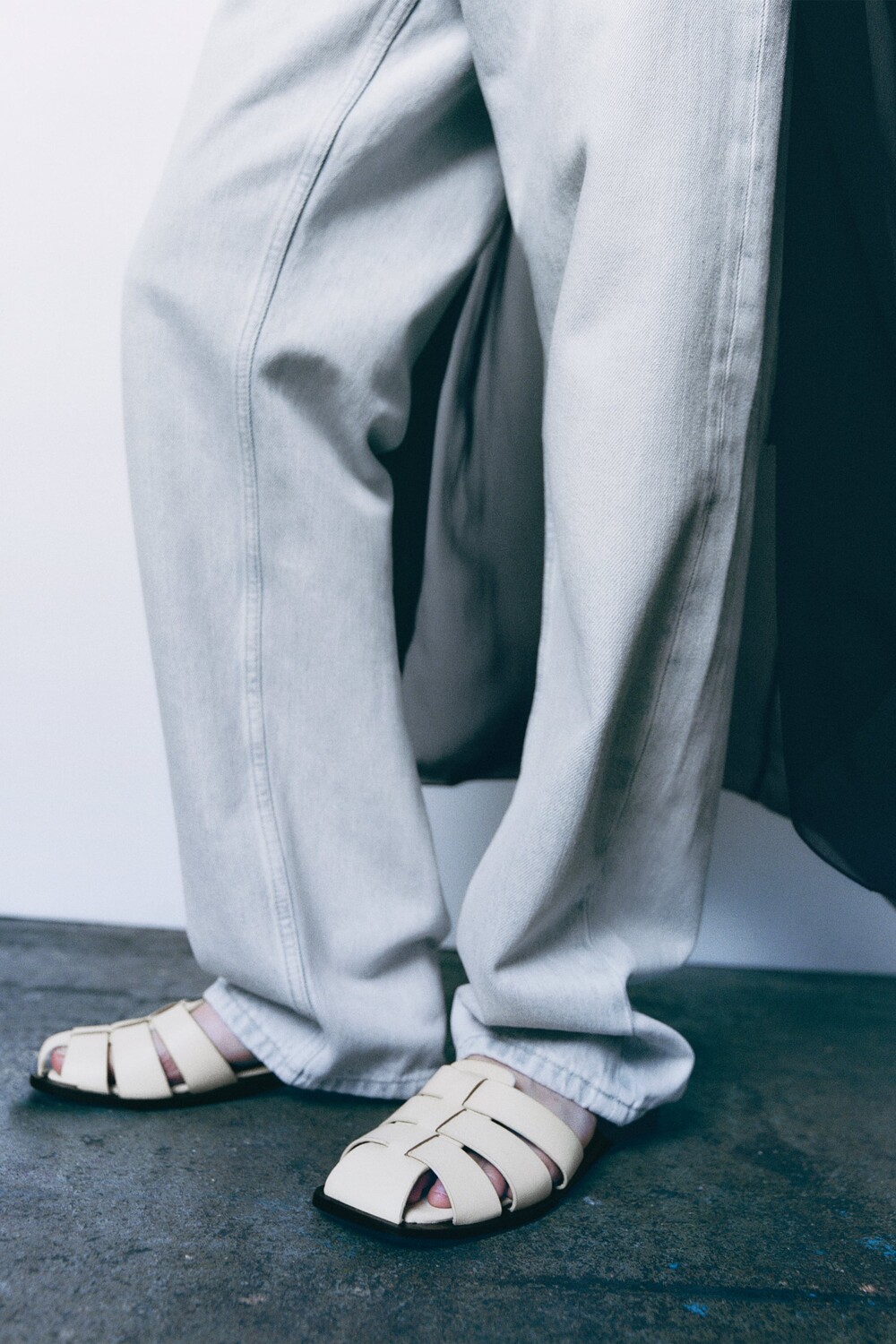 

Кожаные сандалии из кожи Zara, экрю белый