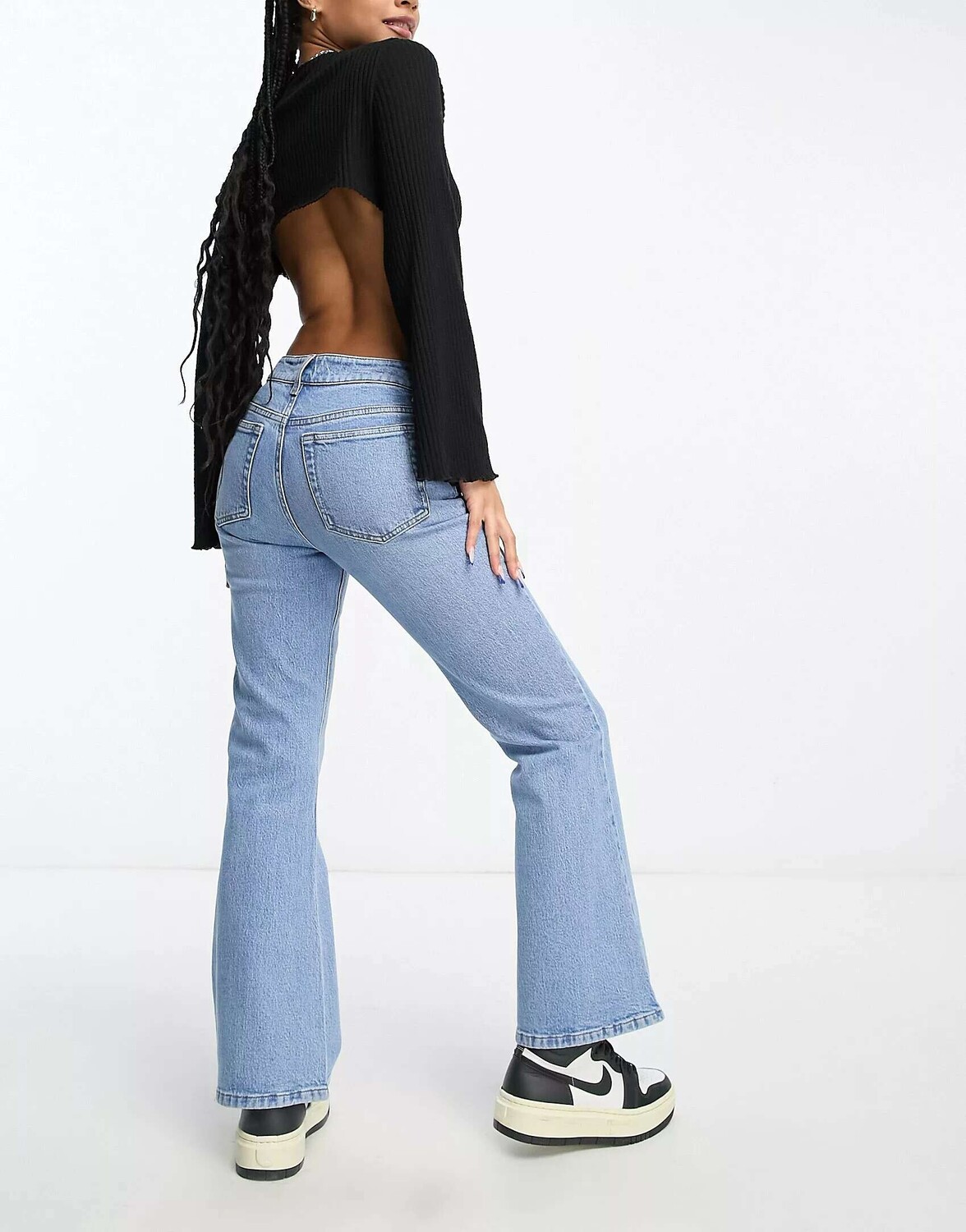 

Голубые расклешенные джинсы ASOS DESIGN Petite