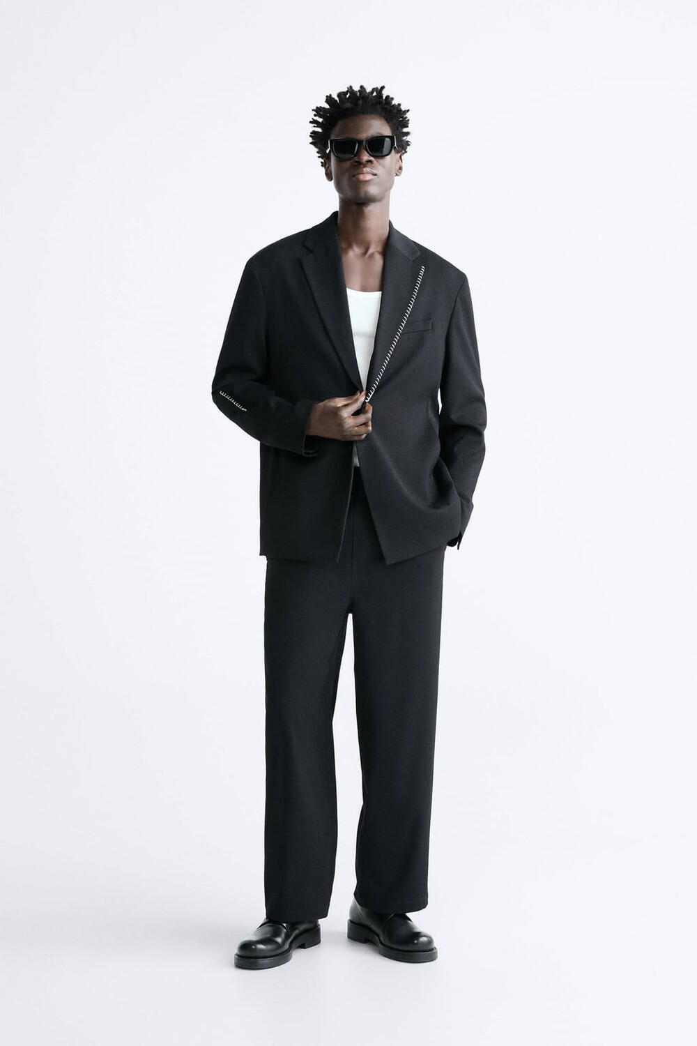 

Брюки с контрастной отстрочкой ZARA, черный