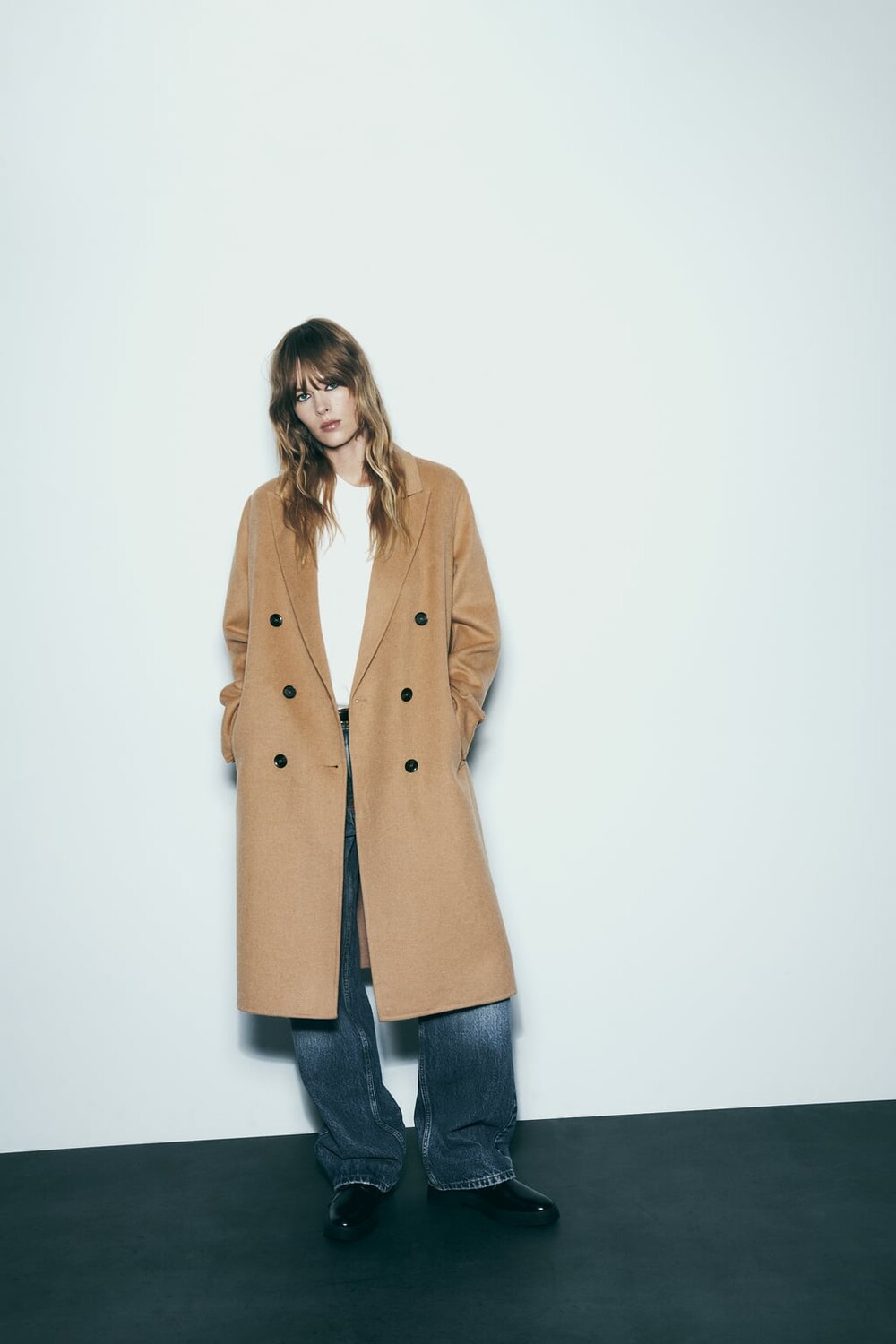 

Двубортное пальто из смесовой шерсти ZARA, кэмел