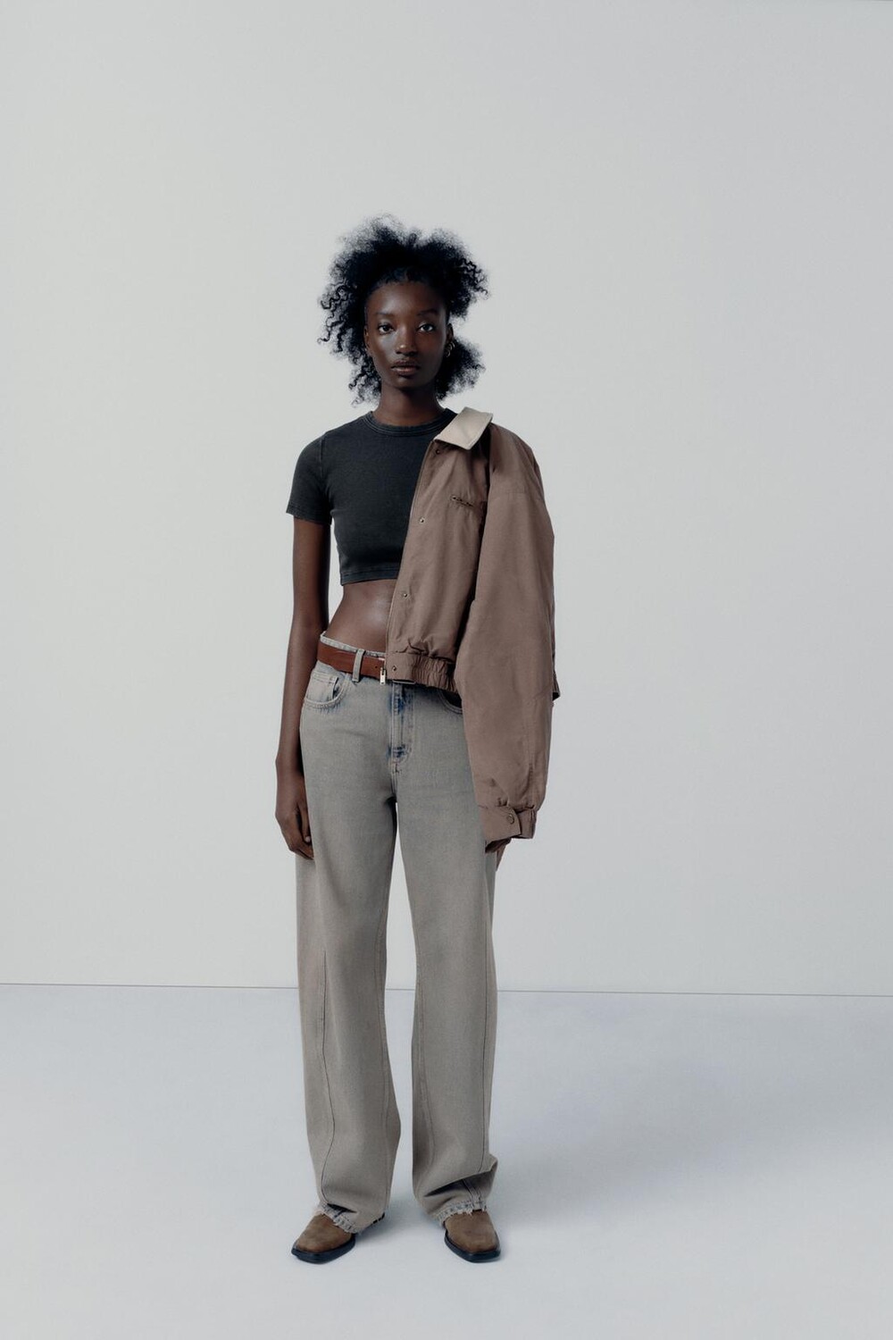 

Укороченный топ в ребрую с эффектом faded-эффект ZARA, черный