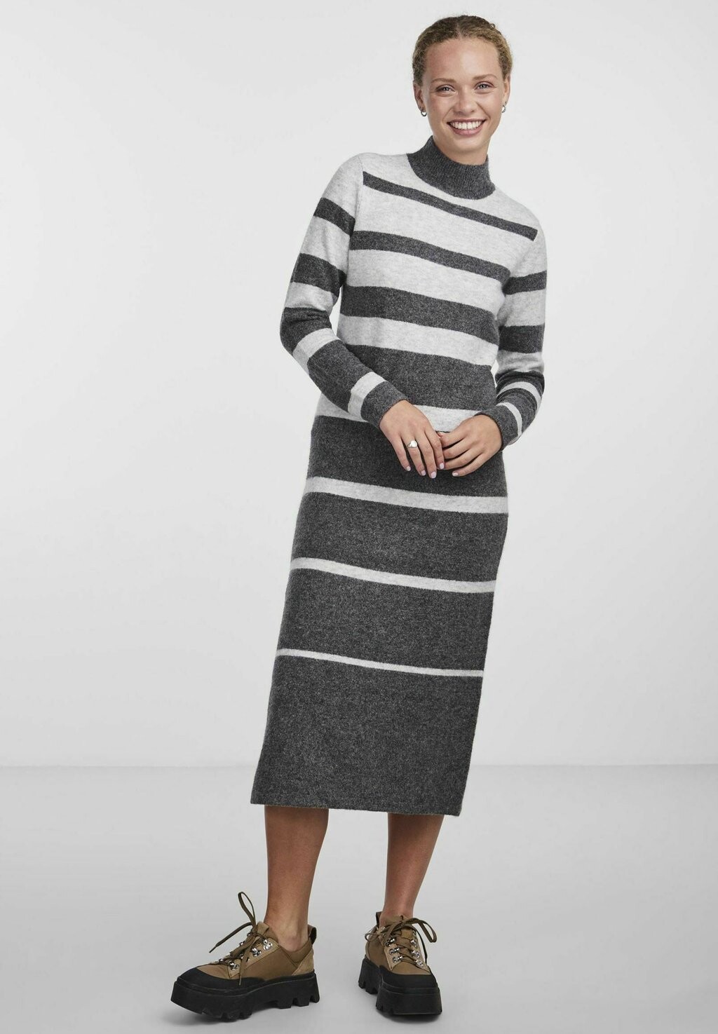

Платье Pieces SESILJE, цвет medium grey melange