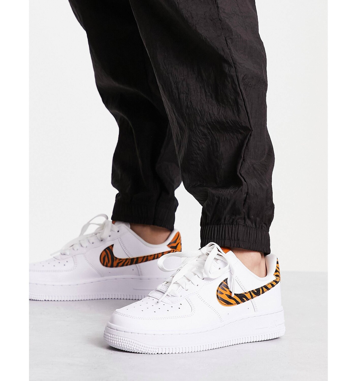 

Кроссовки Nike AF1 '07 белого цвета с принтом под зебру, Белый