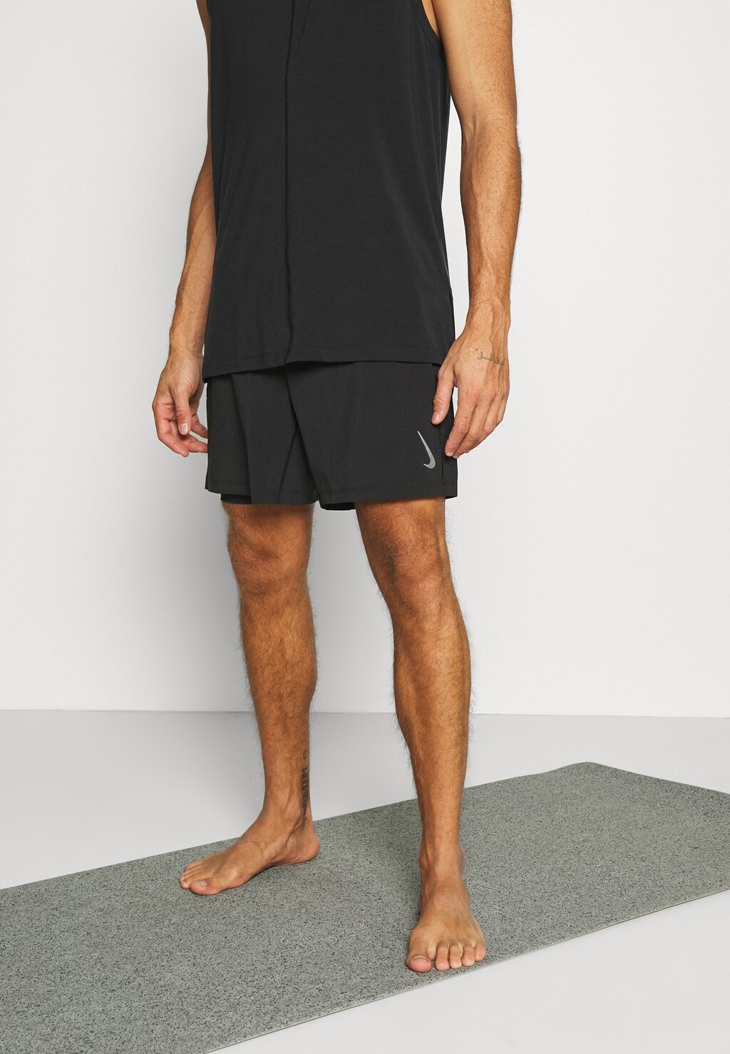 

Спортивные шорты Nike
