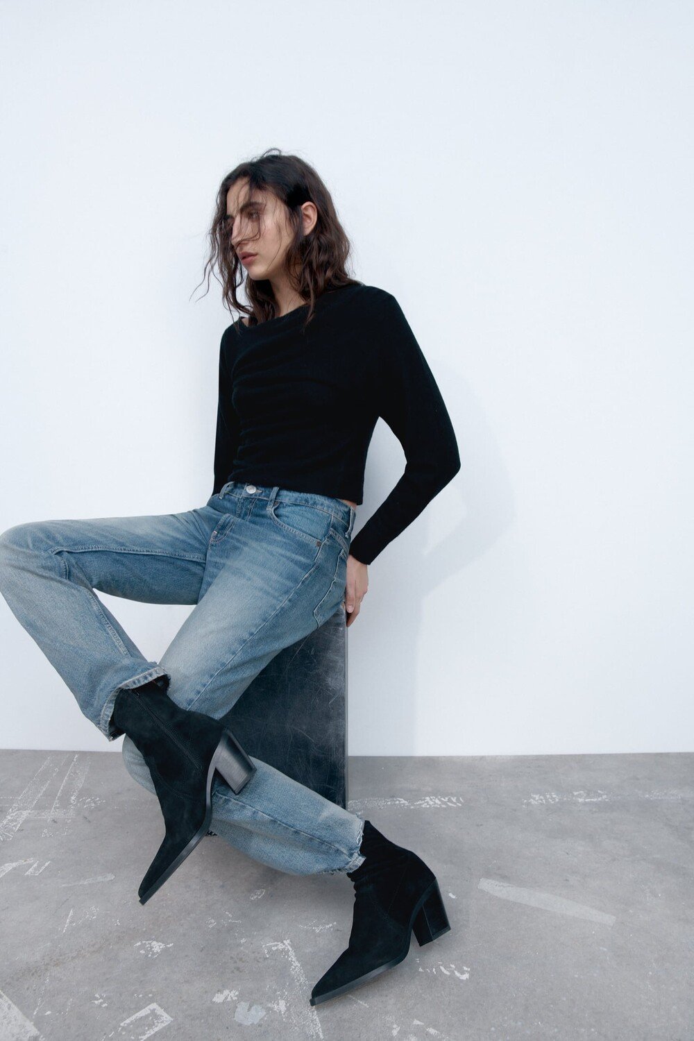 

Ботильоны из замши разделка на высоком каблуке ZARA, черный
