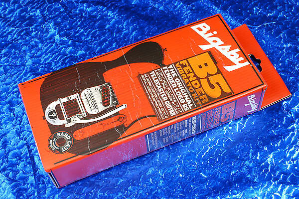 

Комплект вибрато Bigsby "F" Logo B5 для Fender Telecaster 0868013004 Fender "F" Logo Bigsby Kit For Telecaster