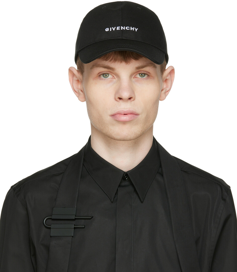 

Черная кепка с вышивкой Givenchy