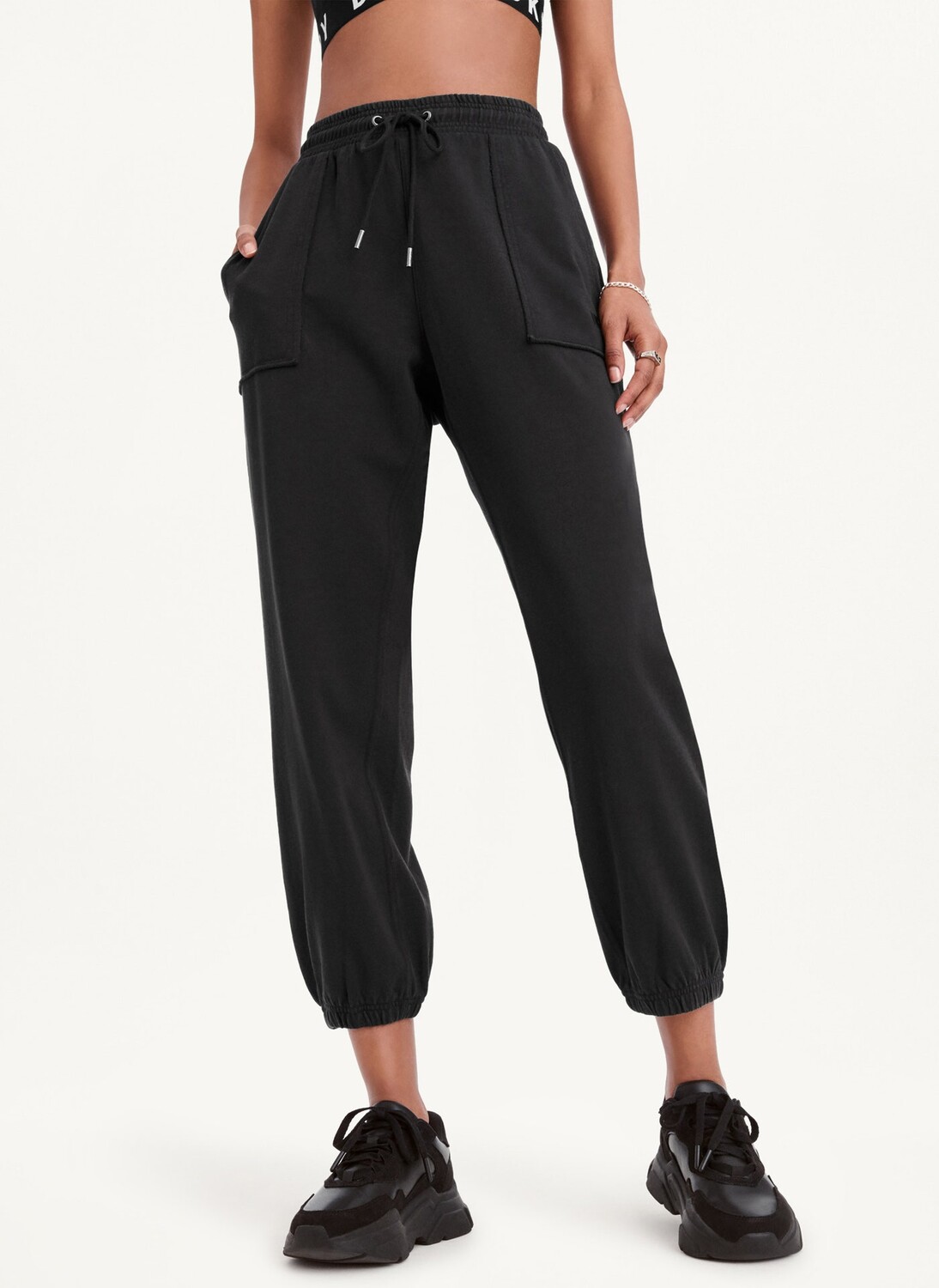

Брюки-джоггеры с пигментным эффектом DKNY