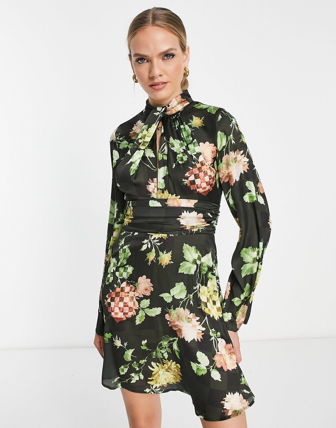 

Платье мини с цветочным принтом ASOS DESIGN