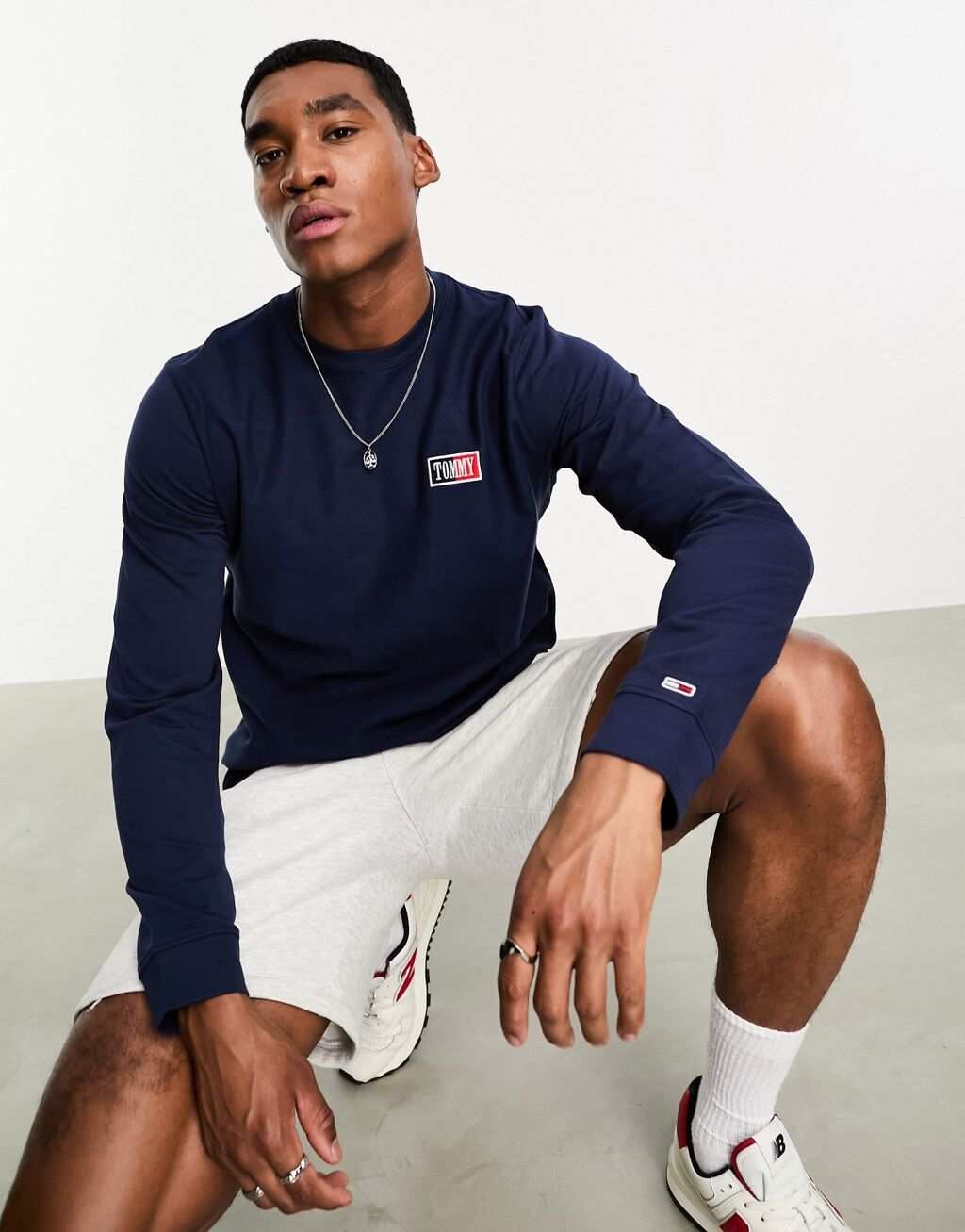 

Синяя фактурная футболка с длинными рукавами Tommy Jeans