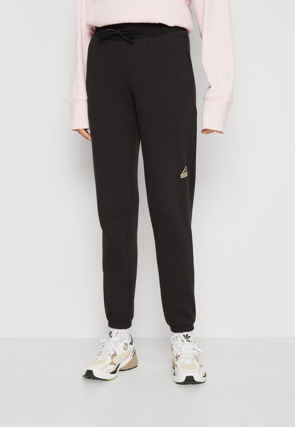

Спортивные брюки Adidas, черный City Escape Regular Fit Pant, черный