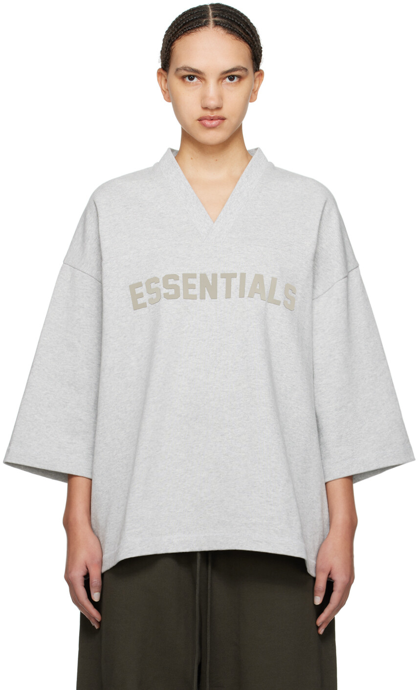 

Серая футбольная футболка Fear Of God Essentials, цвет Light heather grey