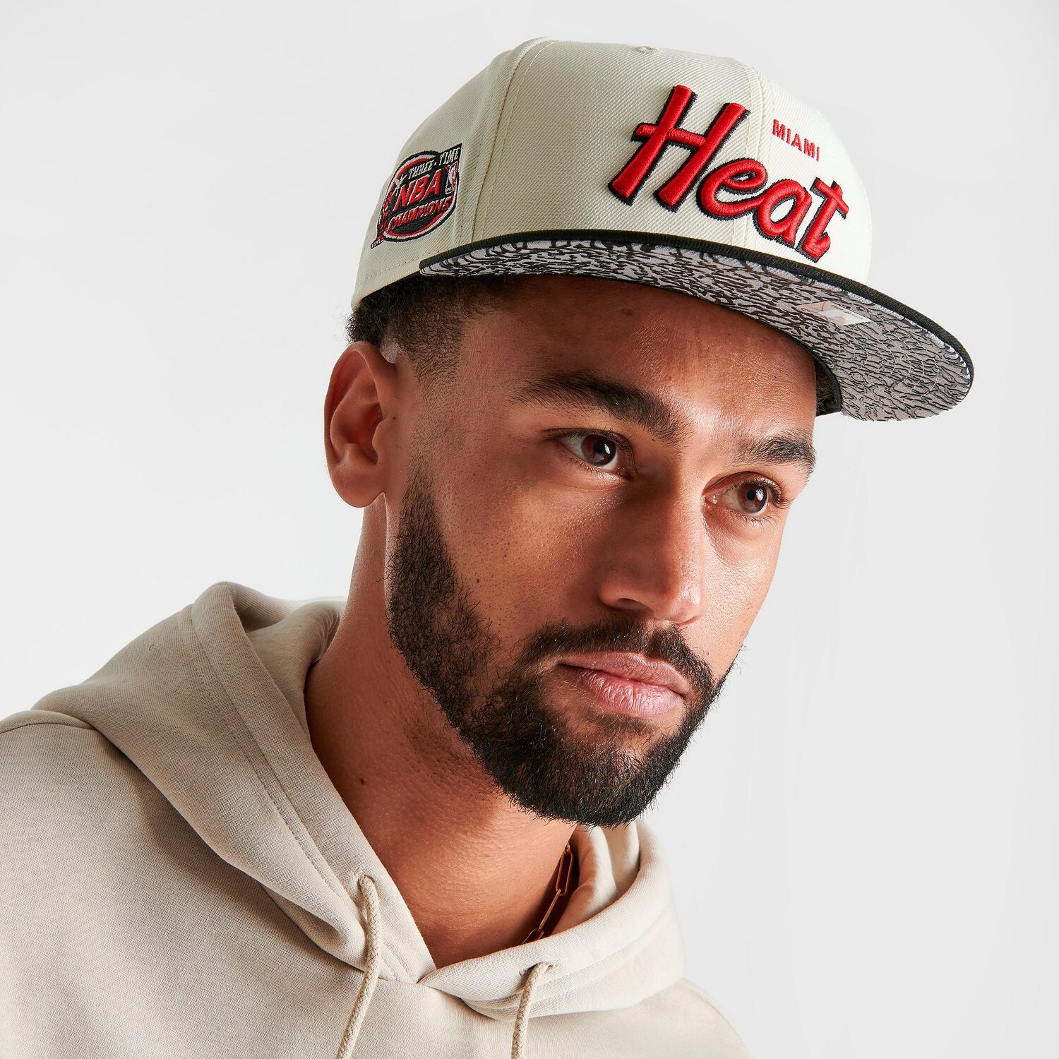 

Кепка Snapback New Era Miami Heat NBA 9FIFTY с принтом слона, белый