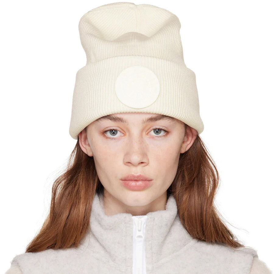 

Шапка Canada Goose Arctic Disc, кремовый