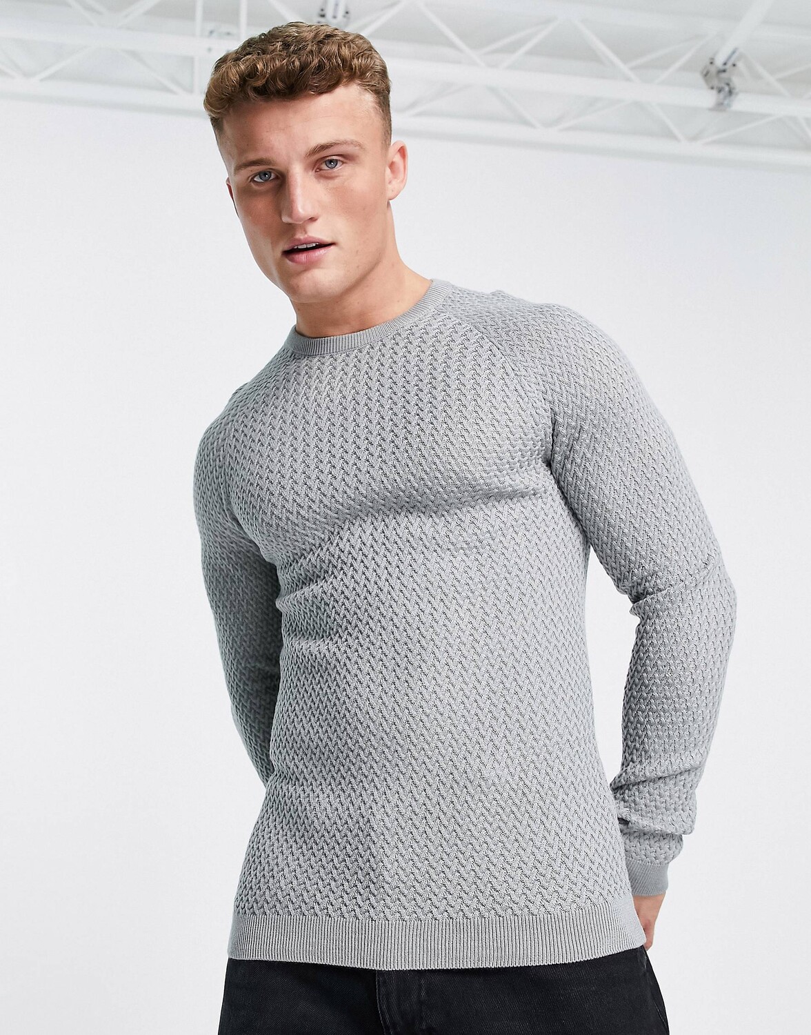 

Серый вязаный джемпер с объемным силуэтом ASOS DESIGN