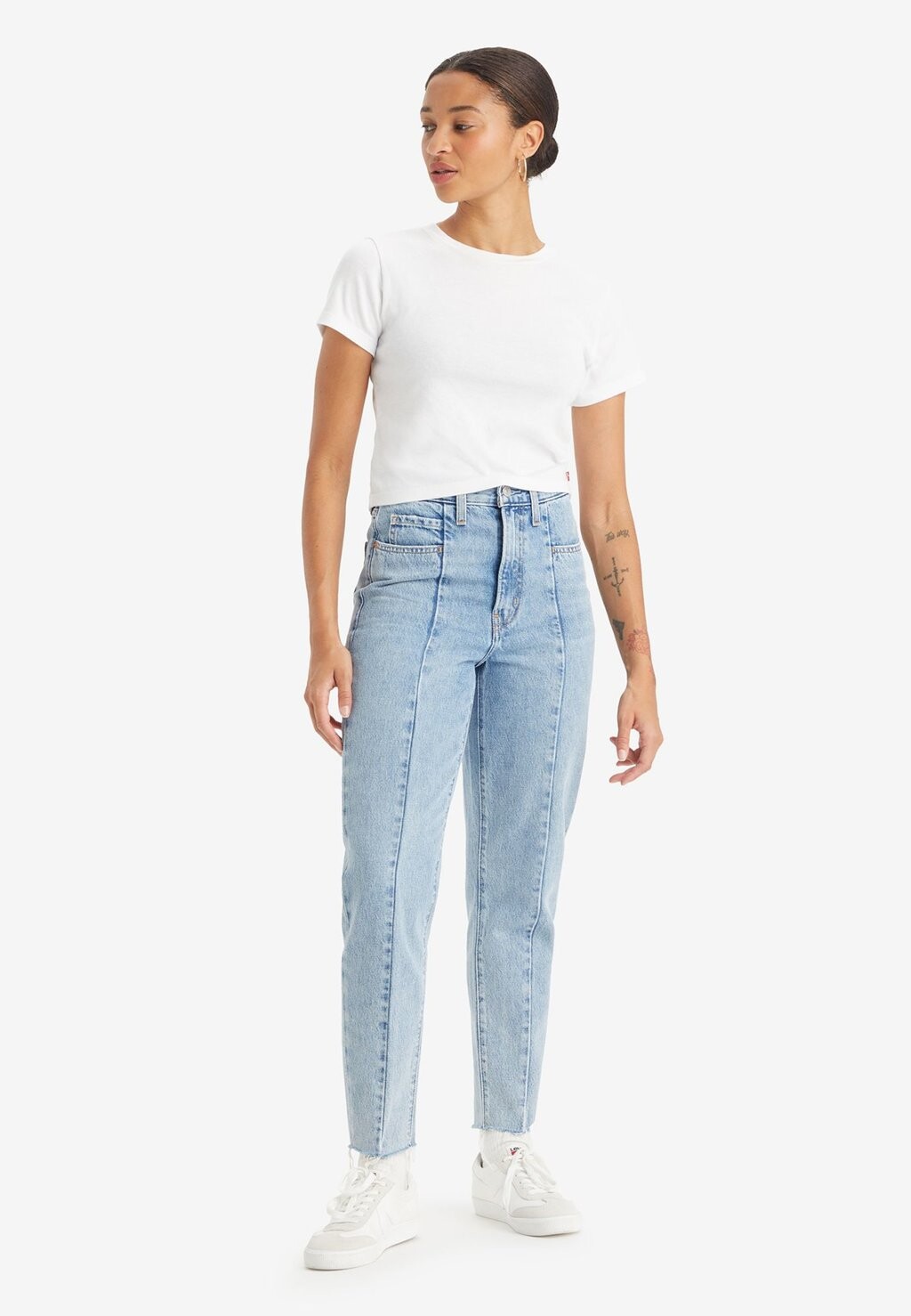 

Джинсы Tapered Fit HIGH WAISTED MOM ALTERED Levi's, светло-голубой деним