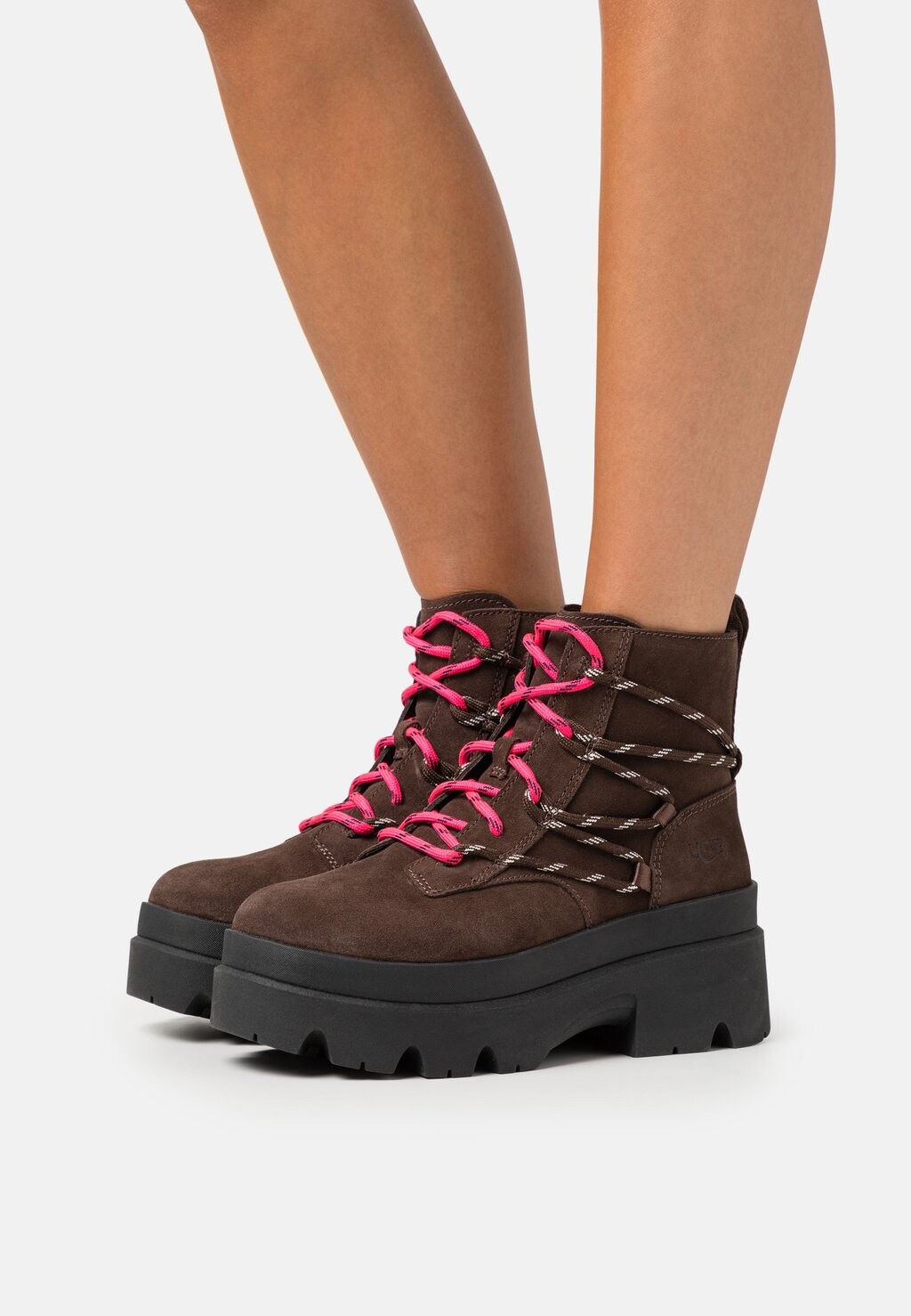 

Ботильоны на шнуровке UGG BRISBANE LACE UP, цвет burnt cedar