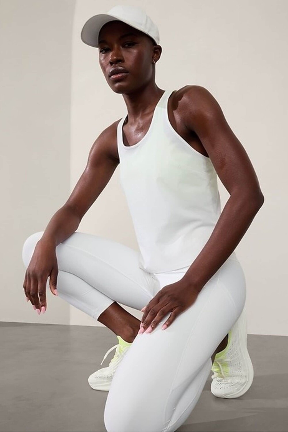 

Навигация по топу Athleta, белый