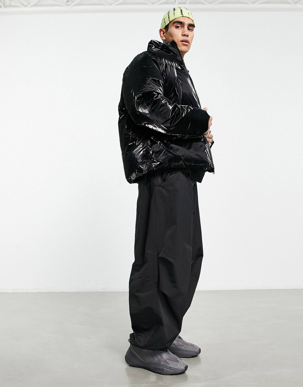 

Черная виниловая пуховая куртка ASOS DESIGN, Черный