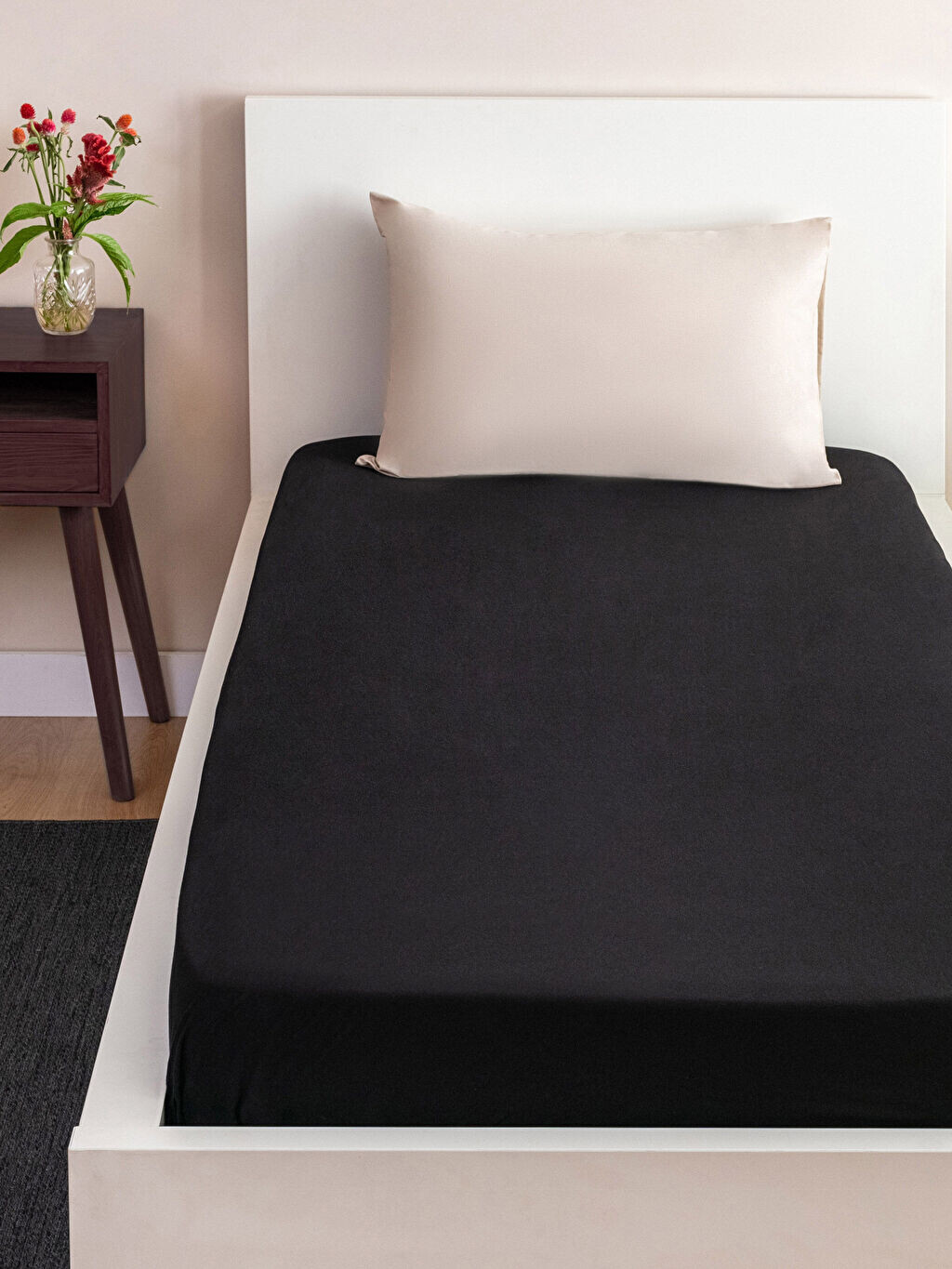 

Плоская эластичная односпальная простыня 120x200x30 см LCW Home
