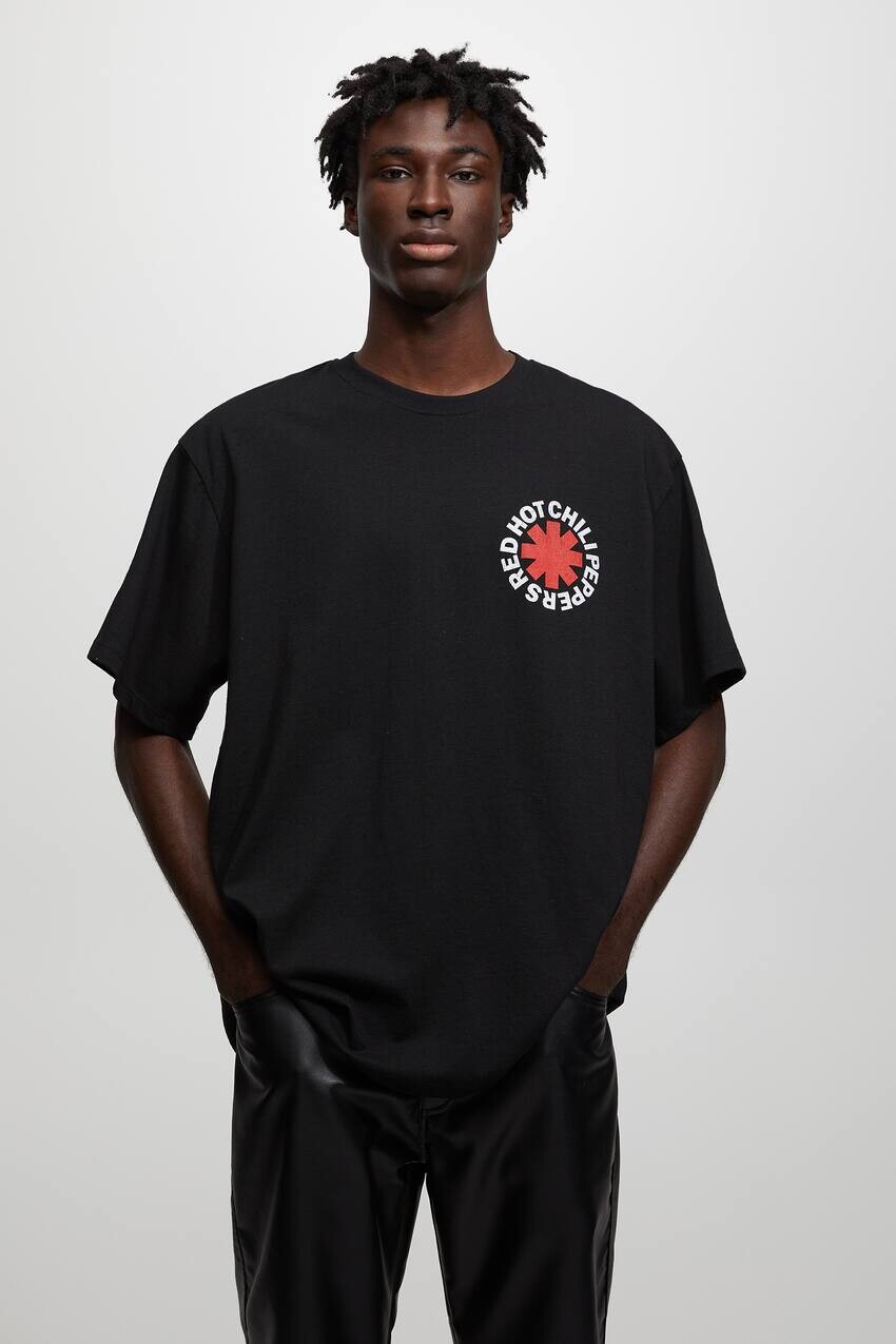 

Футболка Red Hot Chilli Peppers Pull&Bear, черный
