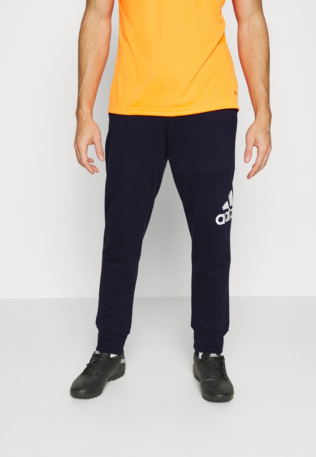 

Спортивные брюки Adidas