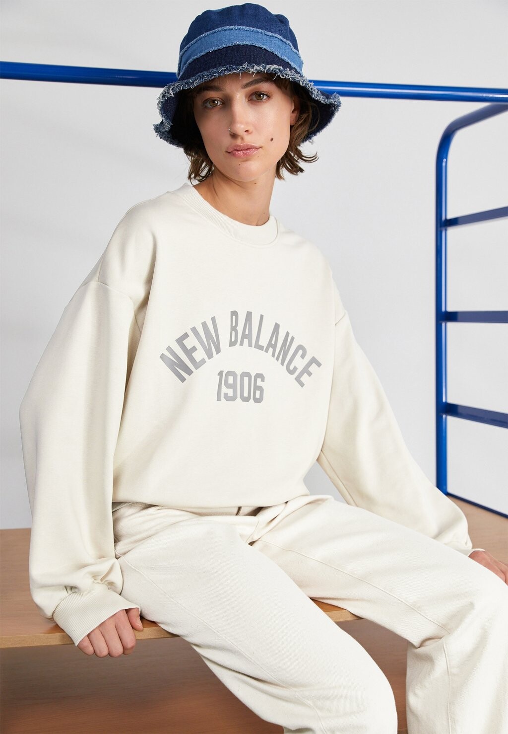

Толстовка New Balance