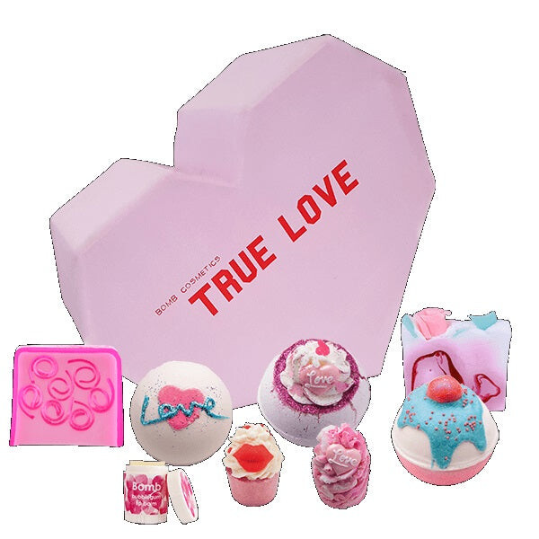 

Bomb Cosmetics True Love Gift Box набор косметики Sparkling Ball 3шт + глицериновое мыло 2шт + кекс с маслом 2шт + бальзам для губ 1шт