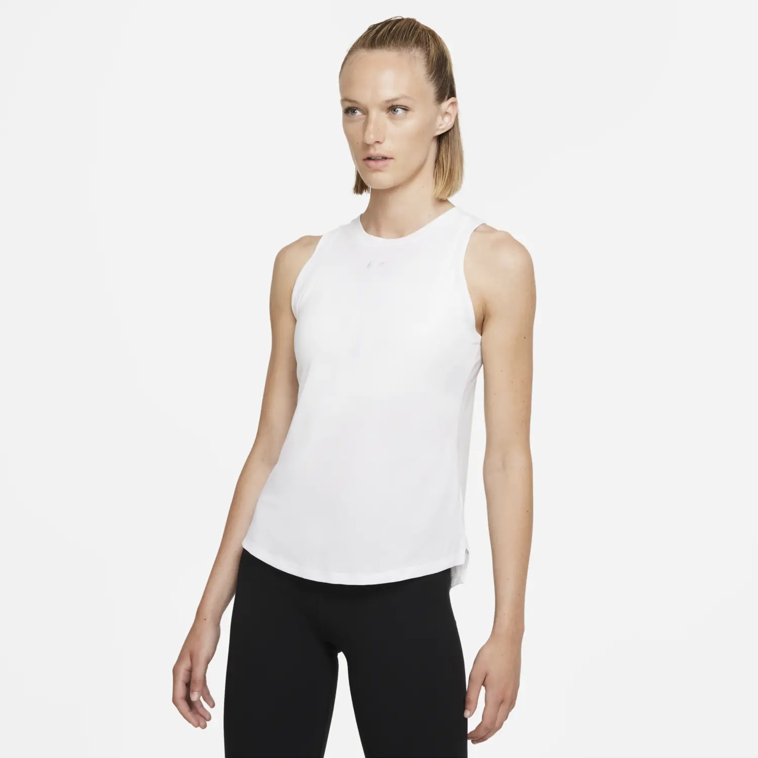 

Футболка Nike Dri Fit One Luxe, белый