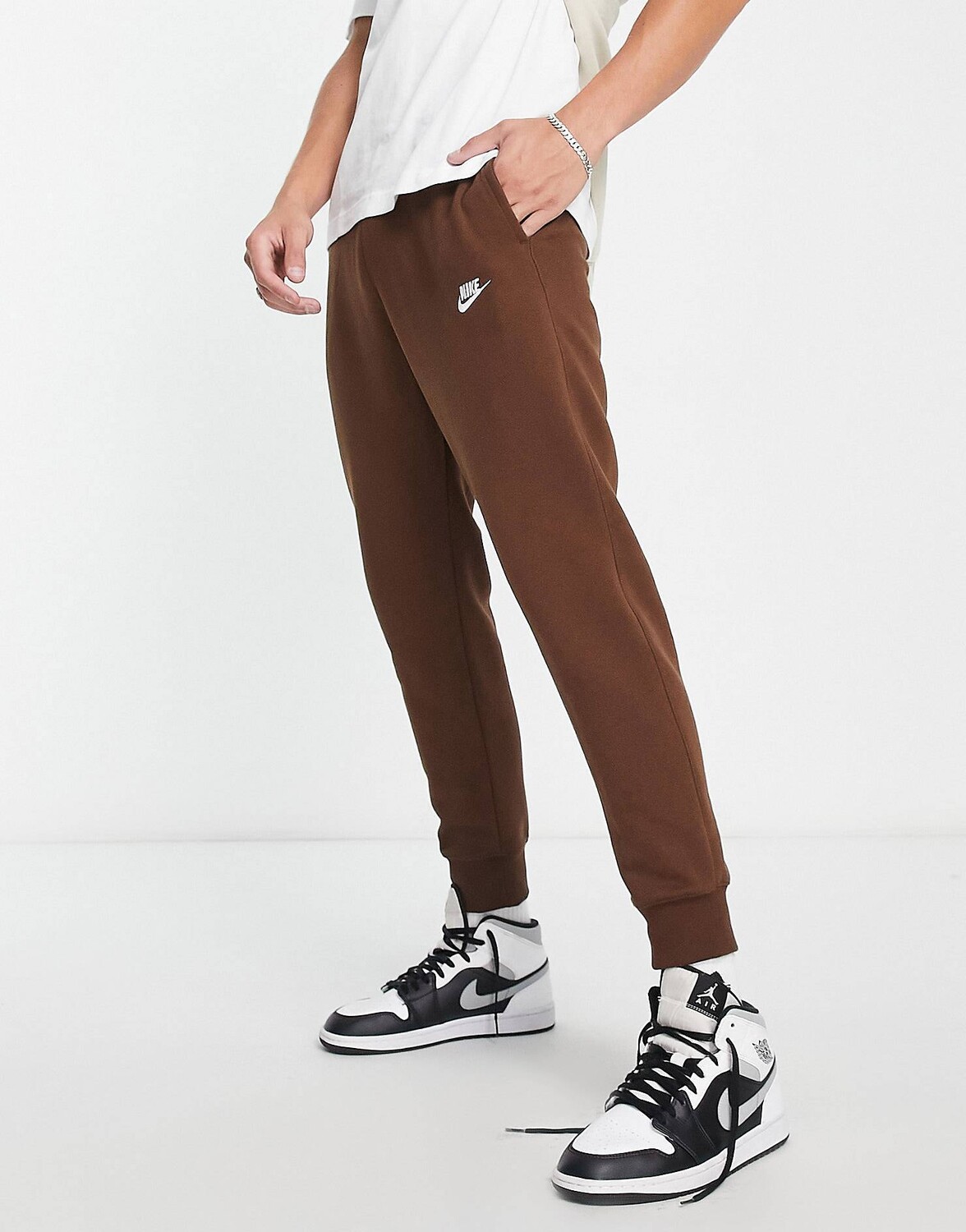 

Джоггеры Nike Club цвета какао