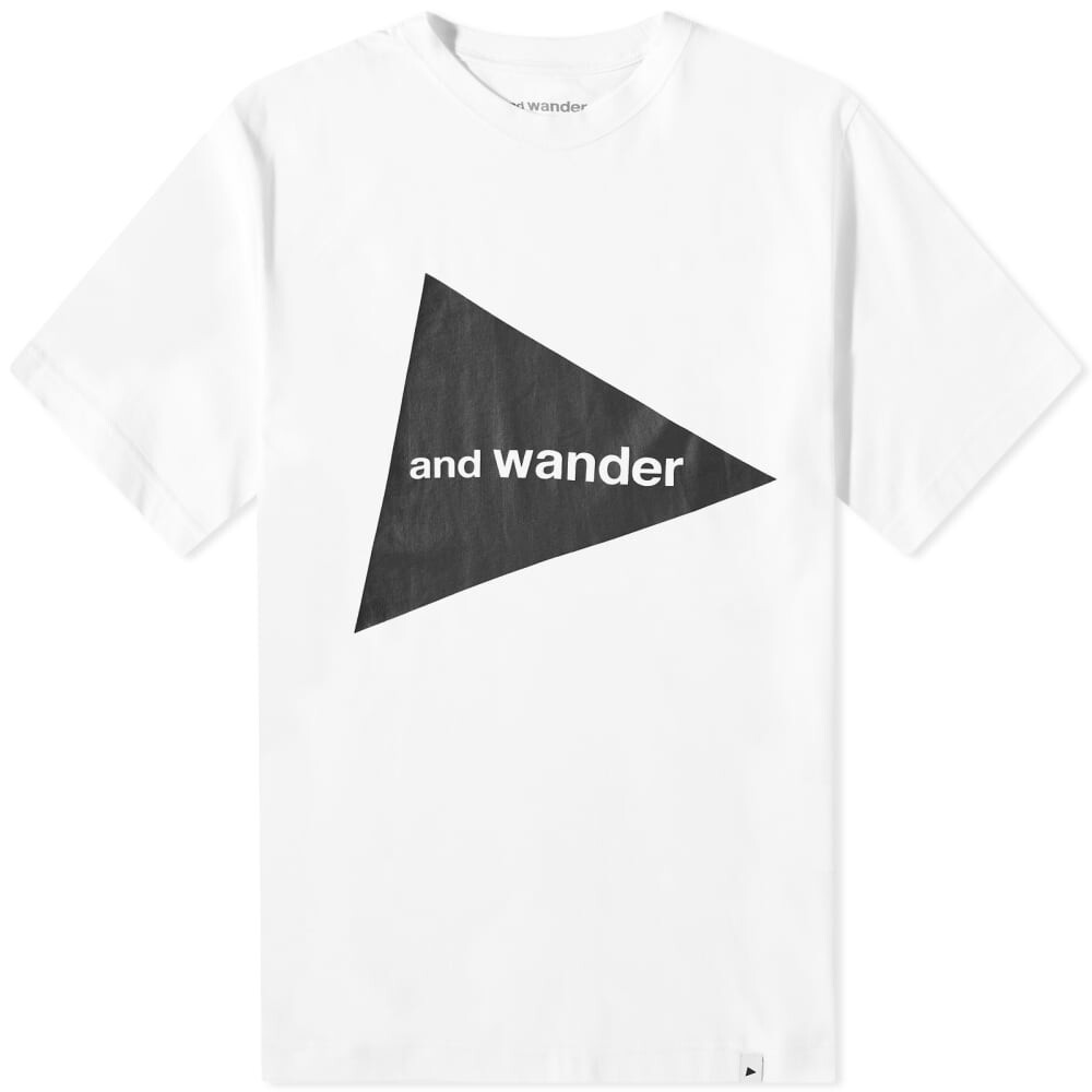 

Футболка And Wander Big Logo Tee