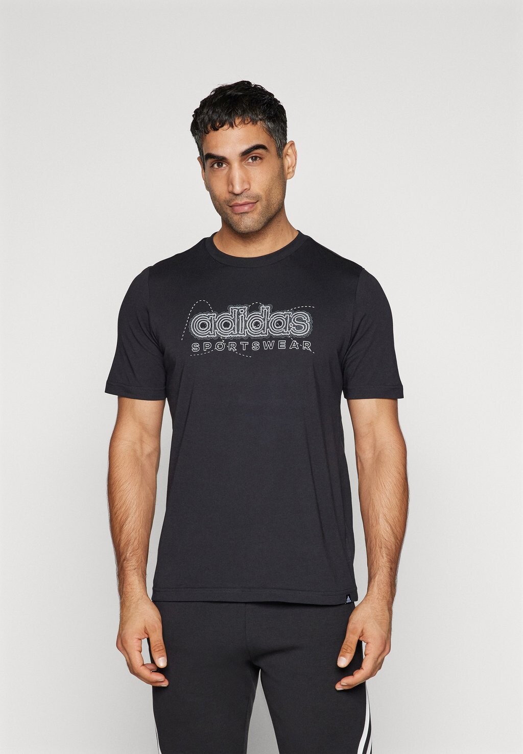 

Футболка с принтом GROWTH adidas Sportswear, цвет black