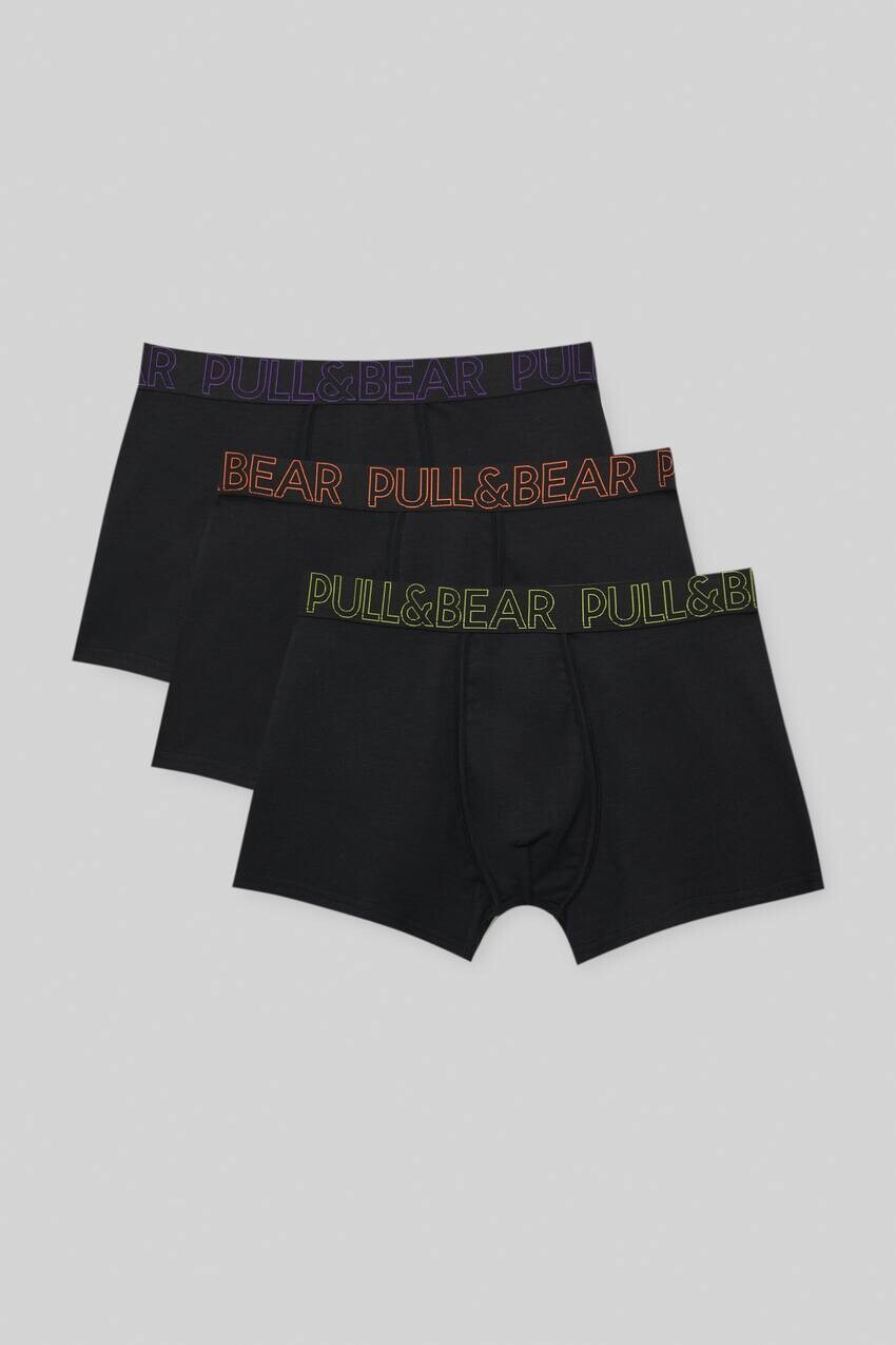

В упаковке 3 боксера. Pull&Bear