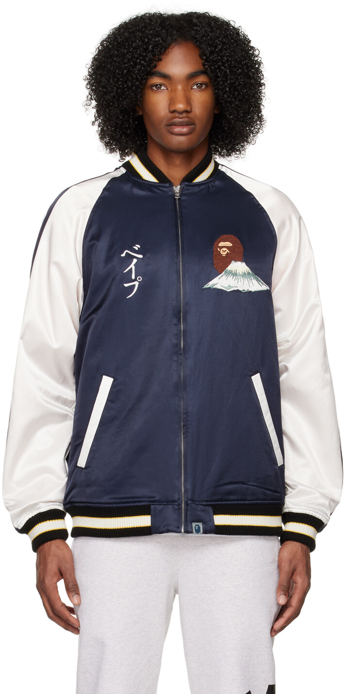 

Темно-синий сувенирный бомбер BAPE