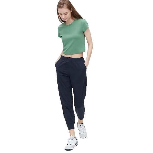 

Футболка Uniqlo AIRism Extra Soft Cropped Sleeved, зеленый