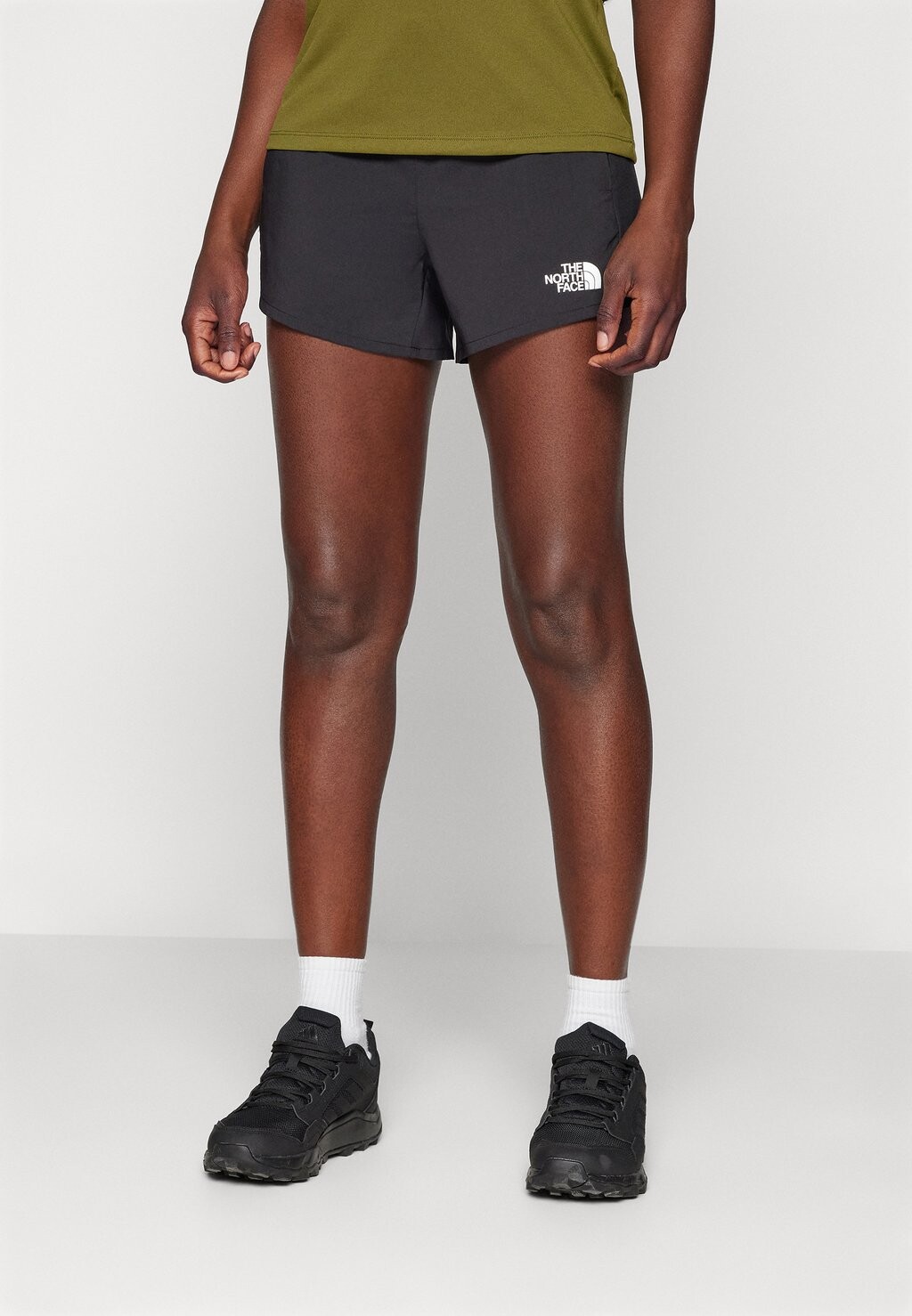 

Спортивные шорты SHORT The North Face, цвет black