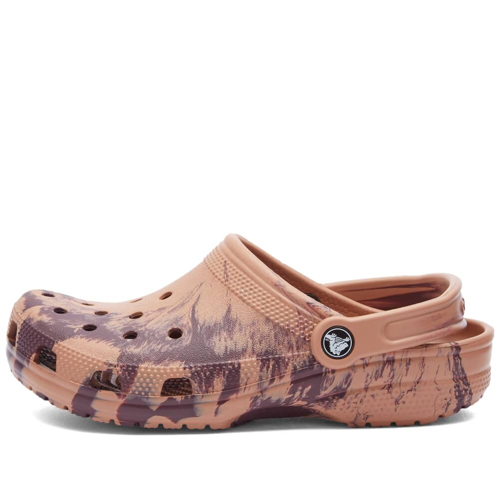 

Классические мраморные сабо Crocs, мультиколор