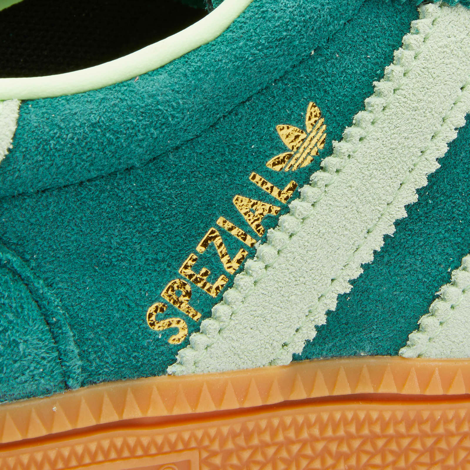 Кроссовки Adidas Handball Spezial, цвет Collegiate Green, Semi Green Spark  & Gum 1 – заказать из-за рубежа в «CDEK.Shopping»