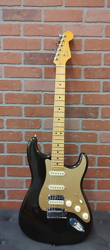 

Fender American Ultra Stratocaster - техасский чай