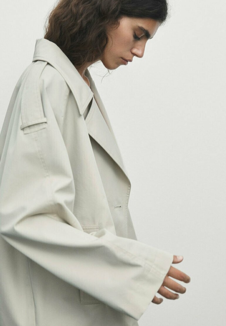 

Блейзер With Back Pleat Massimo Dutti, белый
