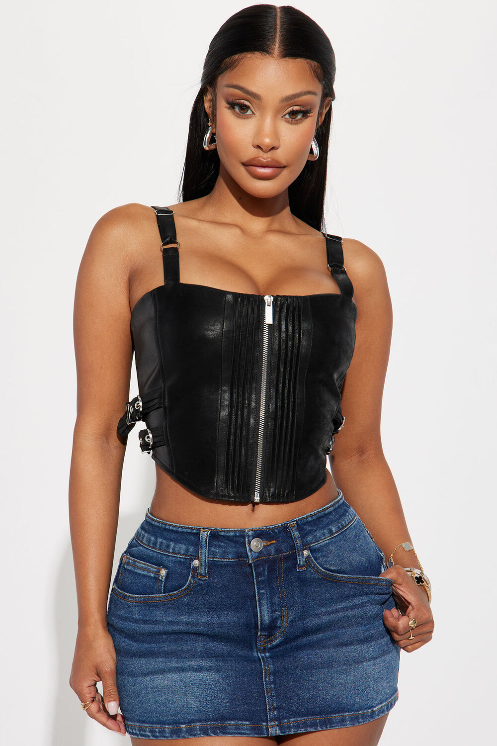 

Топ Fashion Nova IT10690, черный