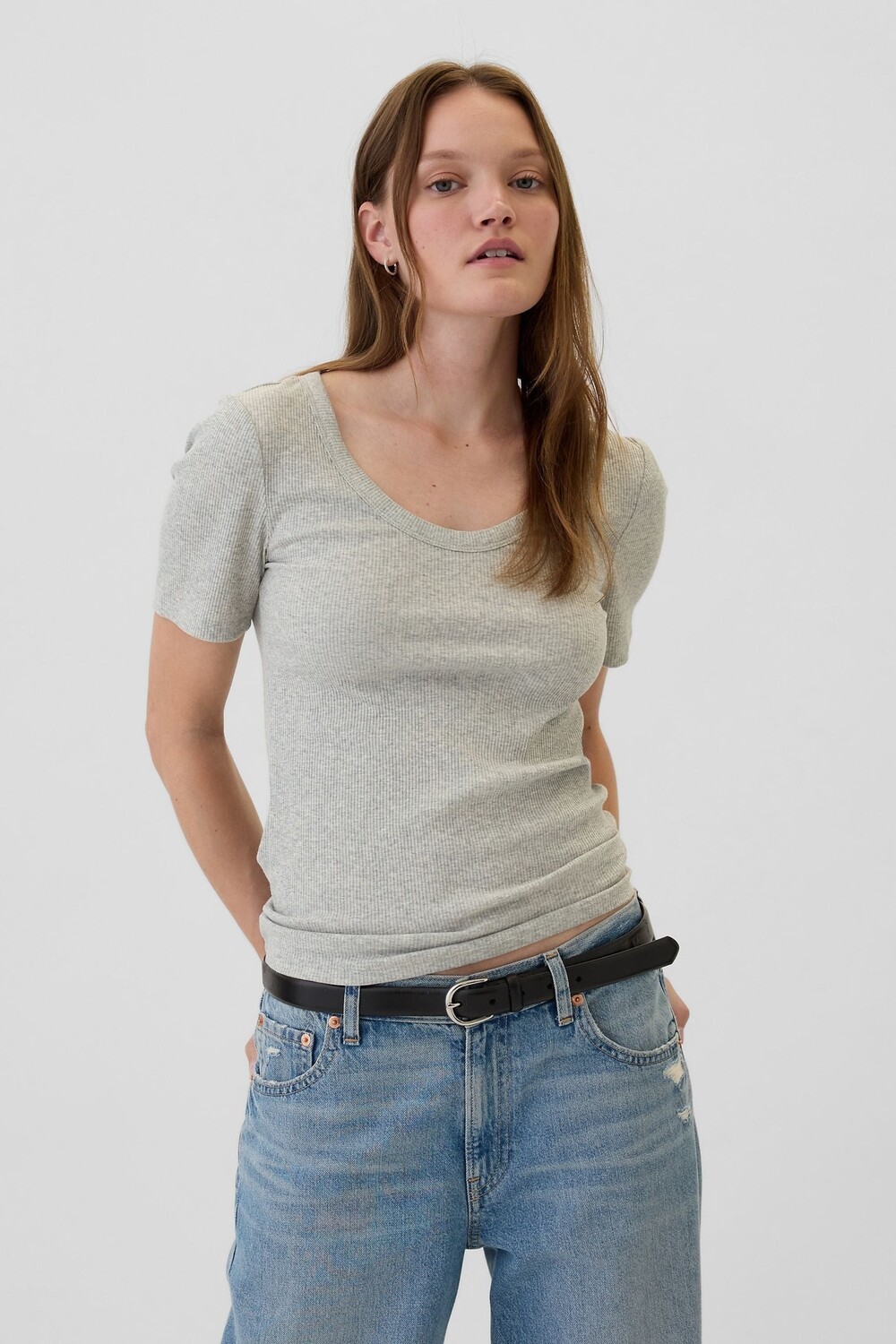 

Футболка с короткими рукавами и круглым вырезом в рубчик Gap, серый