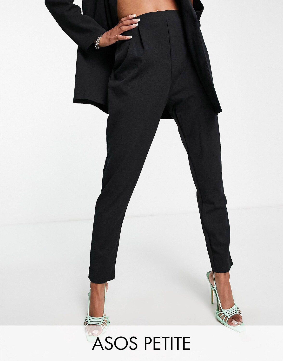 

Черные зауженные брюки из джерси ASOS DESIGN Petite, Черный