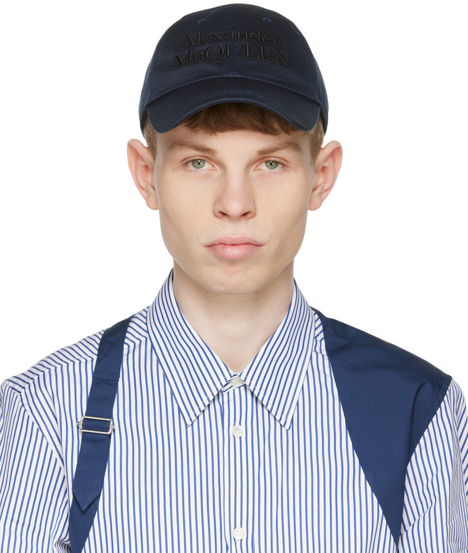 

Темно-синяя кепка с логотипом Alexander McQueen