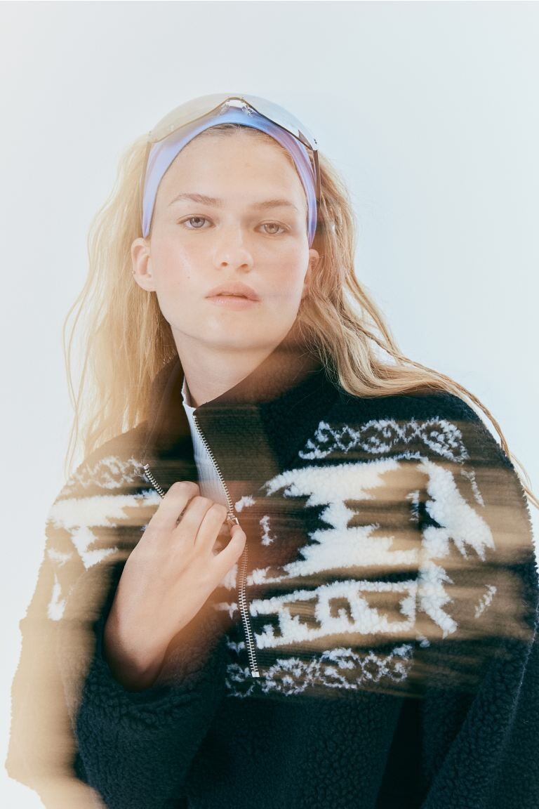

Плюшевая куртка на полумолнии H&M