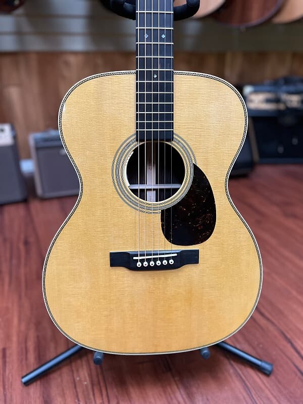 

Акустическая электрогитара Martin Standard Series OM-28E с LR Baggs Electronics 2022 года выпуска с жестким футляром. Новый! Standard Series OM-28E with LR Baggs Electronics